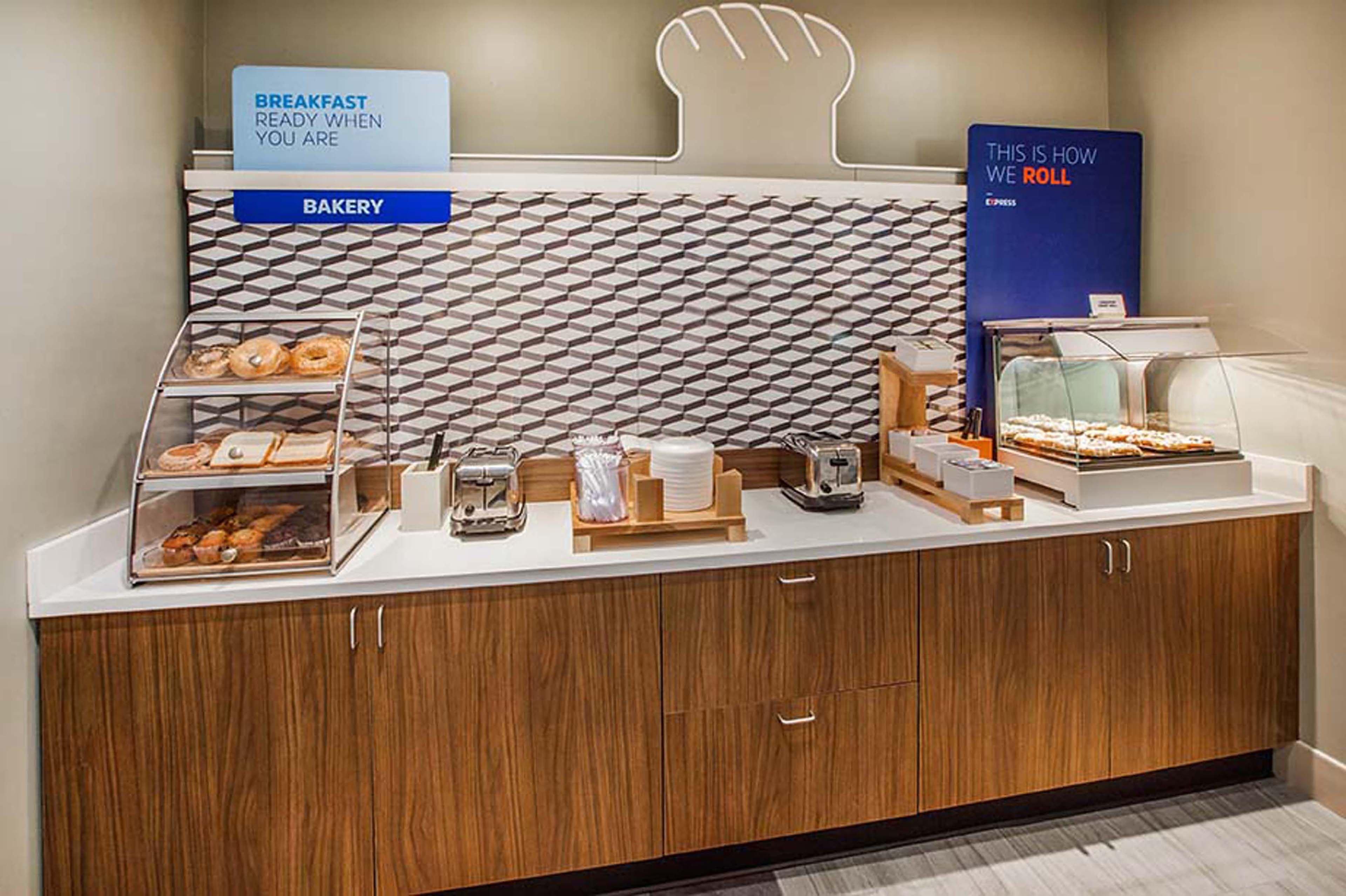 Holiday Inn Express Westley By Ihg Dış mekan fotoğraf